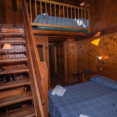 Club Esse 2000 3* ピーラ