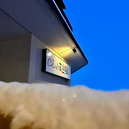 Club Esse 2000 ピーラ