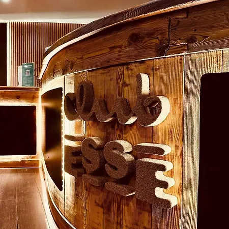 Club Esse 2000