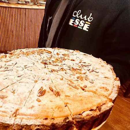 Club Esse 2000 酒店