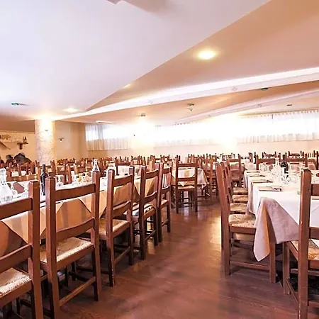 Club Esse 2000 酒店 皮拉