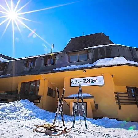 Club Esse 2000 皮拉