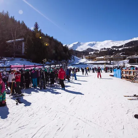 ホテル Club Esse 2000 ピーラ